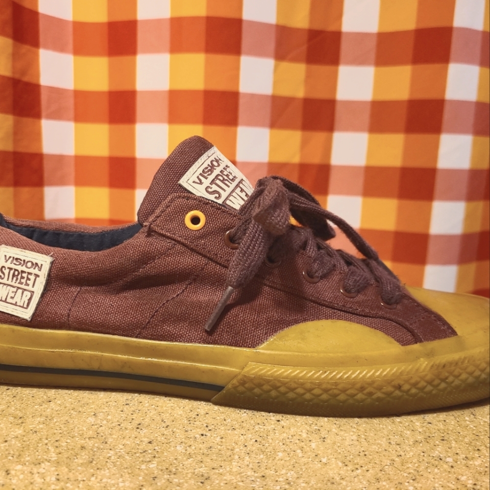VISION STREET WEAR MEN SIZE 8